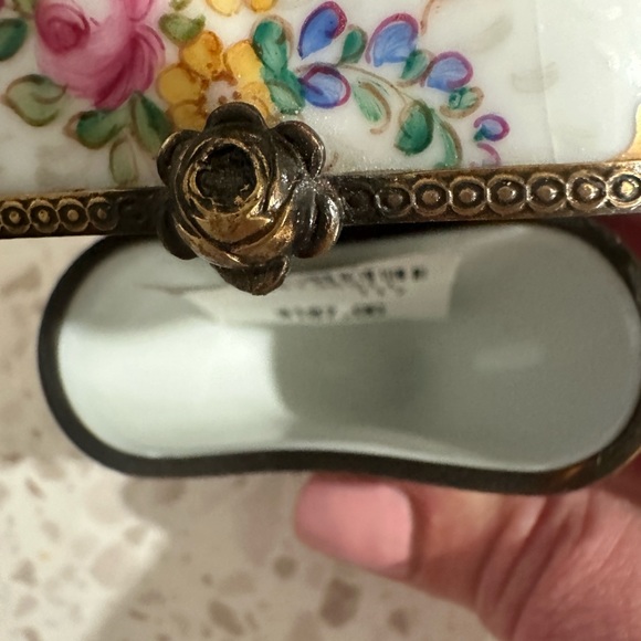 🔥 HOST PICK!  Limoges France heart trinket box - Picture 9 of 9